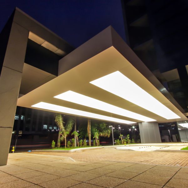 Tela tensionada em Marquise, projeto Ventur Faria Lima by Tensoflex